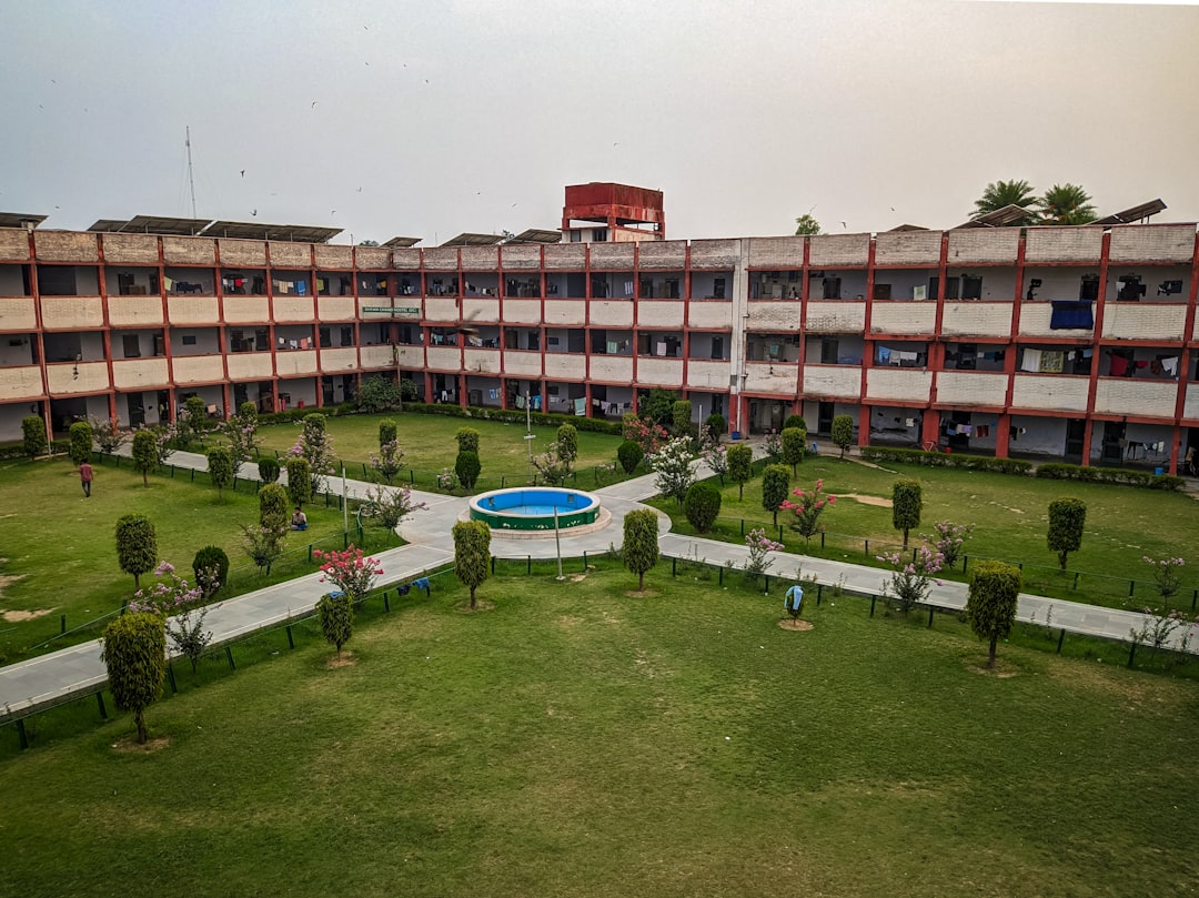 Dehradun to Aligarh  Taxi