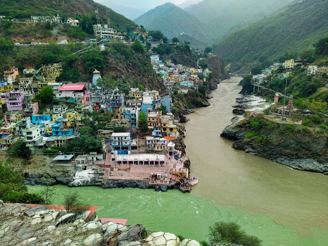 Dehradun to Devprayag taxi