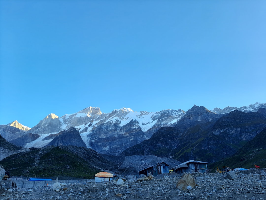 Haridwar to Kedarnath & Badrinath Yatra Taxi
