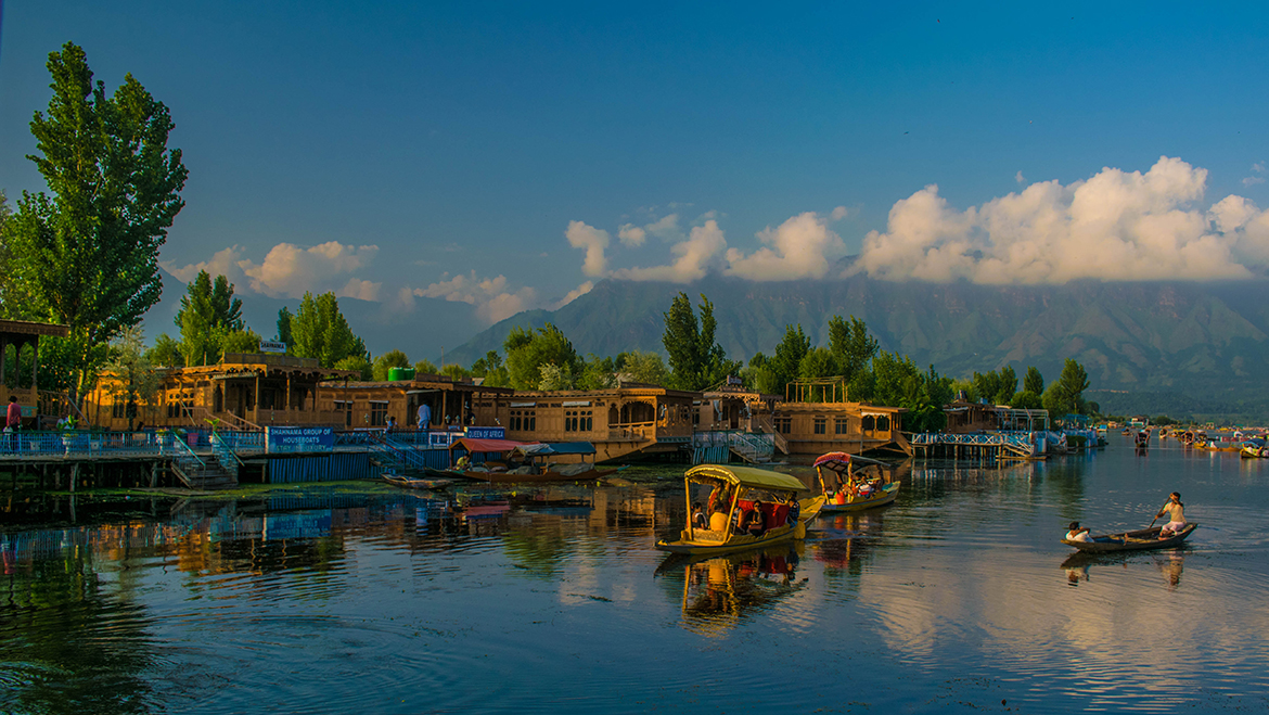 Delhi to Srinagar Taxi