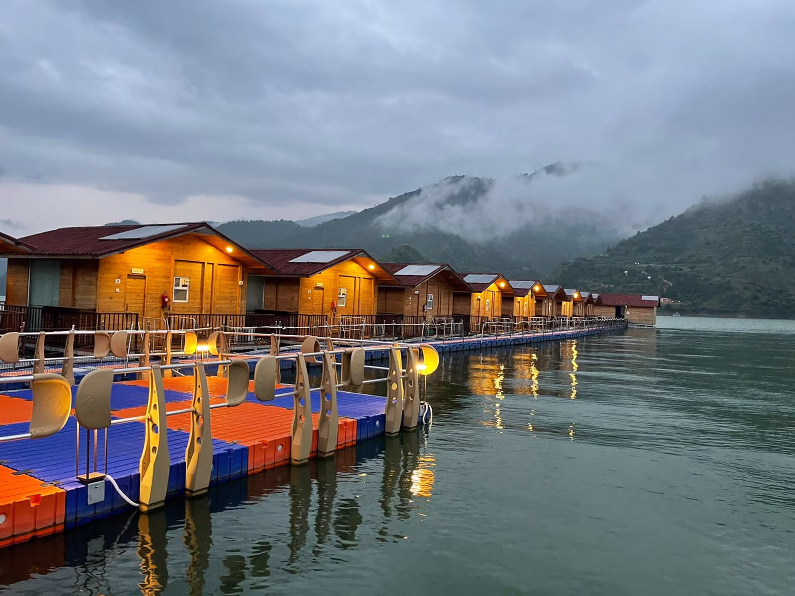 Book Dehradun to Tehri taxi