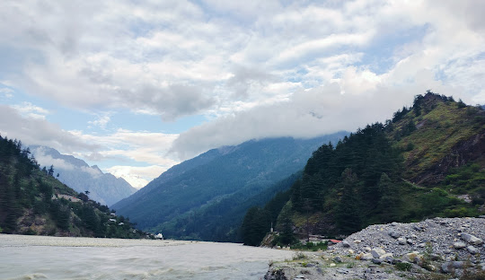 Taxi service in Uttarkashi